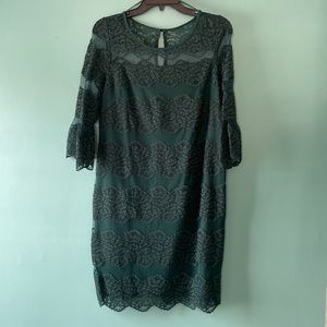 Size 8P R&K emerald green lace cocktail dress